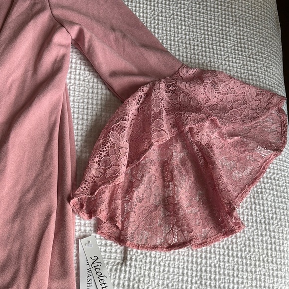 Nicole Pink Mini Dress with Lace Details - Picture 3 of 7